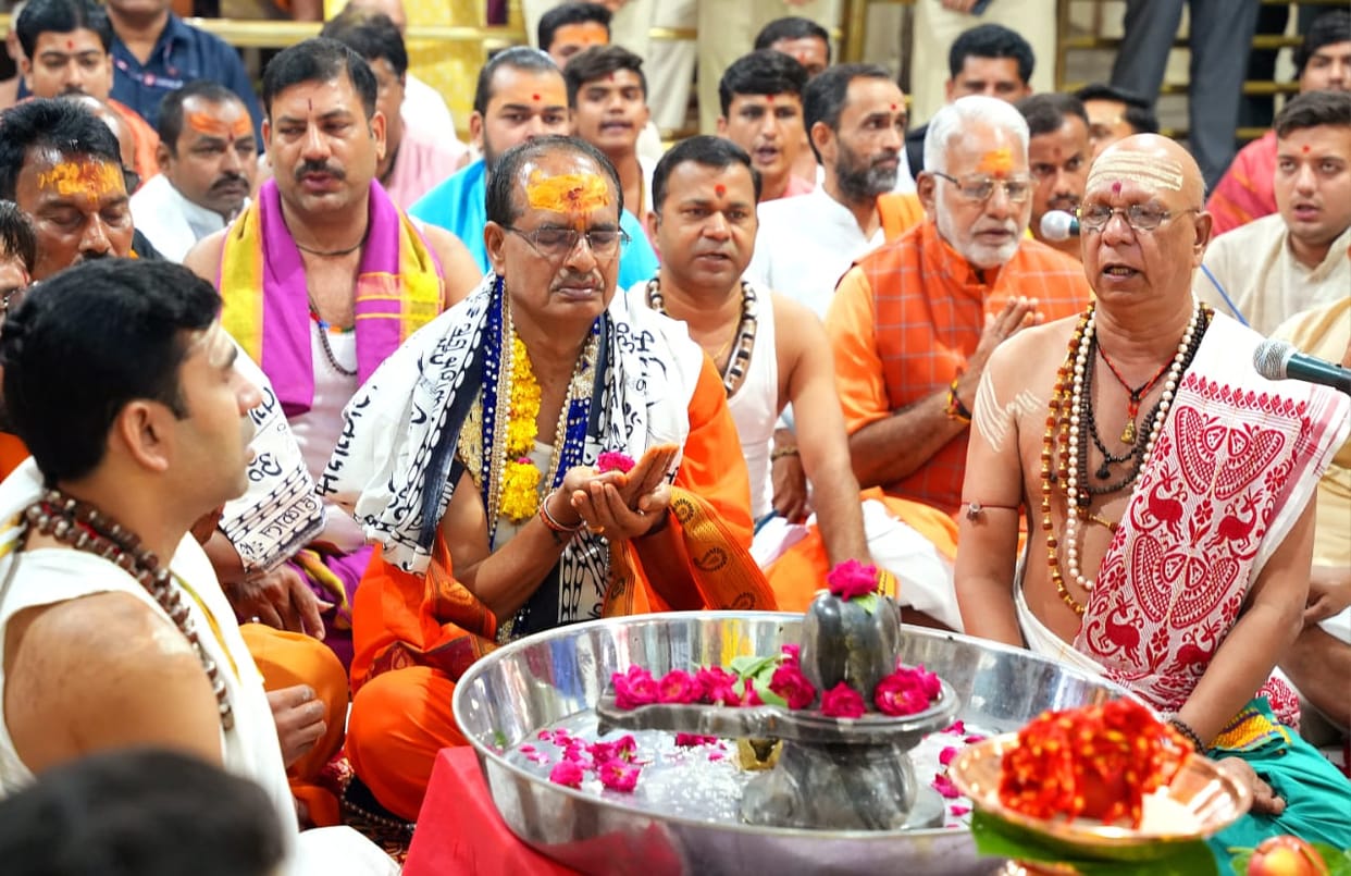 Shivraj Singh Chouhan Prayers At Ujjain Mahakal And Orchha Ramraja Darbar