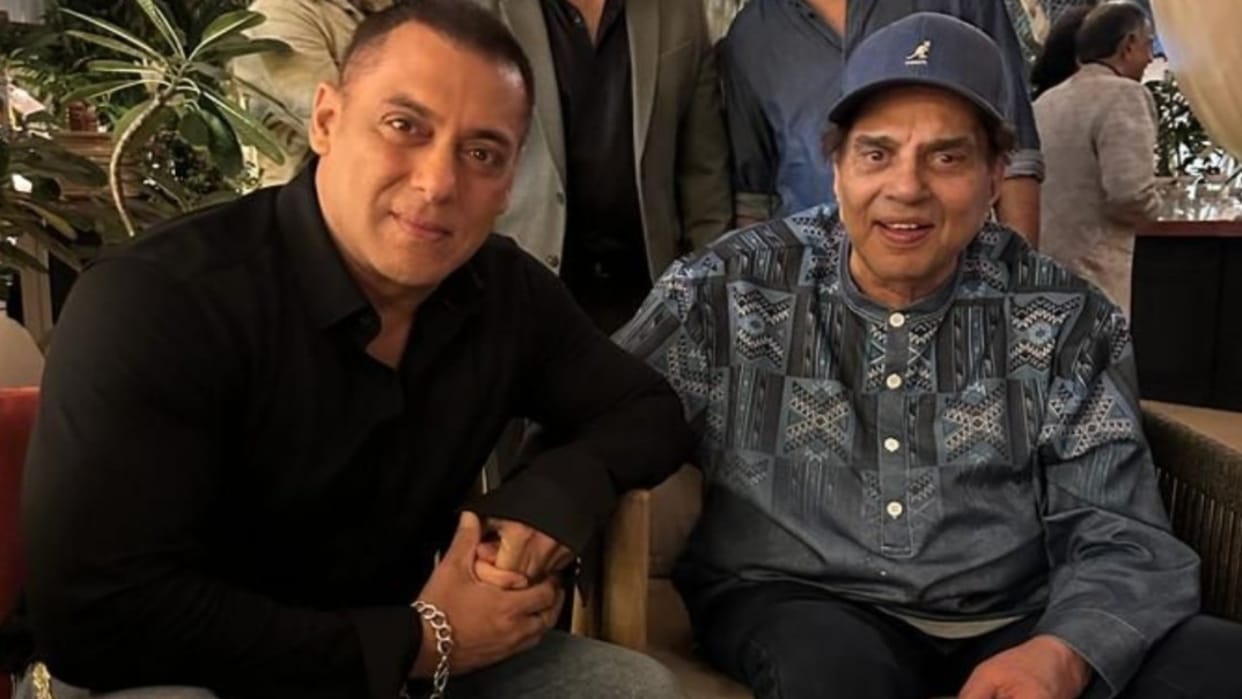 RARKPK Star Dharmendra called Tiger 3 fame Salman khan like him says he is an exception