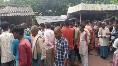 Bihar STET: परीक्षा केंद्र पर हंगामा, भारी तादाद में पुलिस फोर्स पहुंची; मुजफ्फरपुर के इस सेंटर की परीक्षा रद Uproar at Khabra examination center in Muzaffarpur, police force arrived in large numbers; STET exam canceled