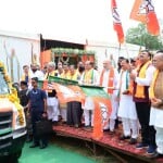 मंडला में अमित शाह ने झंडी दिखाकर जन आशीर्वाद यात्रा को रवाना किया।