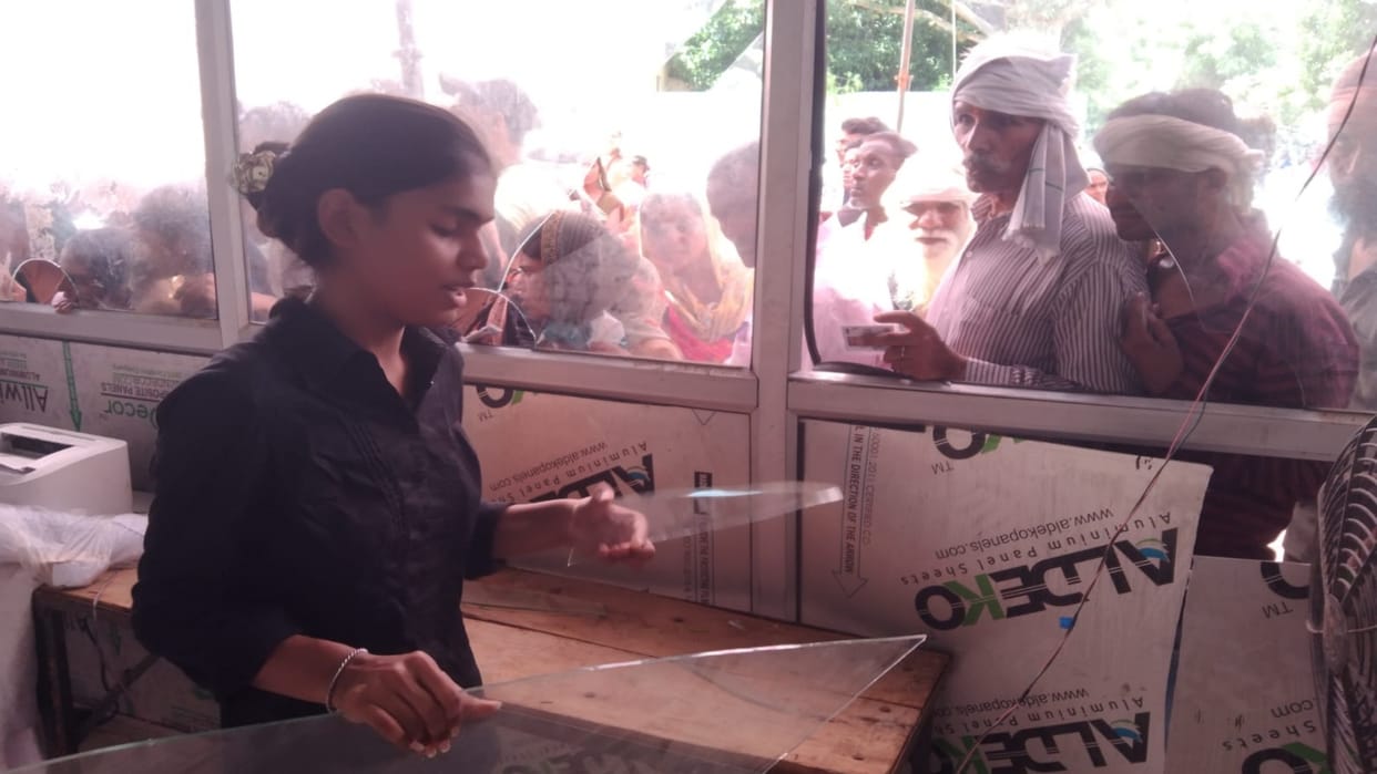 Bharatpur News Due to lack of proper arrangements in inflation relief camp people created a ruckus