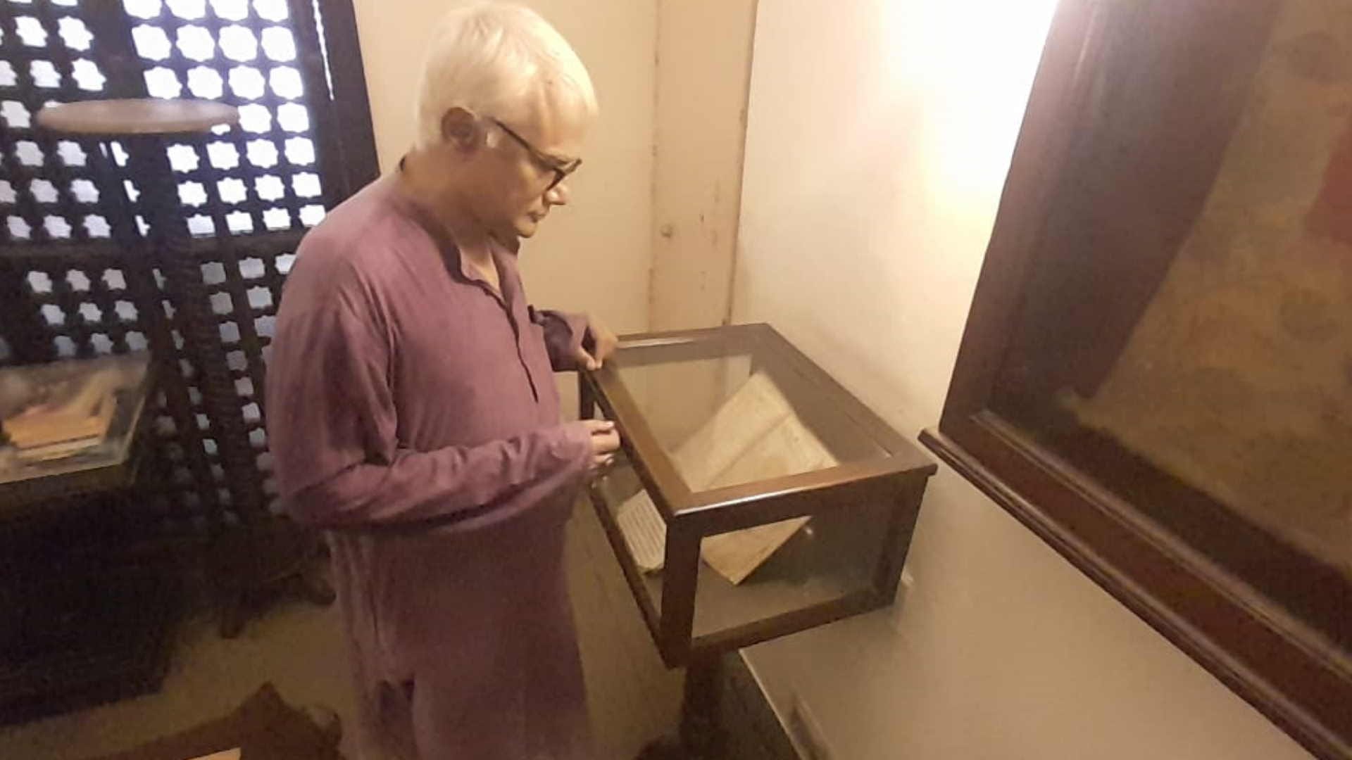 300 year old Ramayana written in Persian is kept in former President great grandson