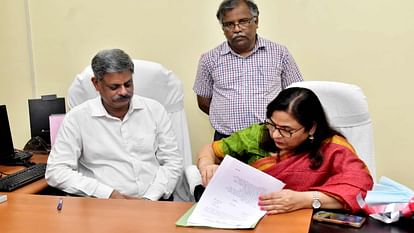 Gorakhpur University Prof. Poonam Tandon took charge as Vice Chancellor