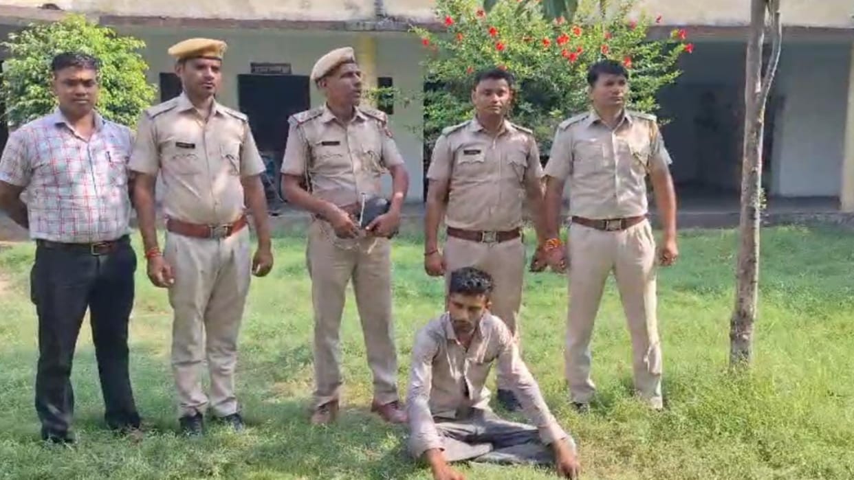 Dholpur Crime Police caught a container full of English liquor during blockade one accused arrested