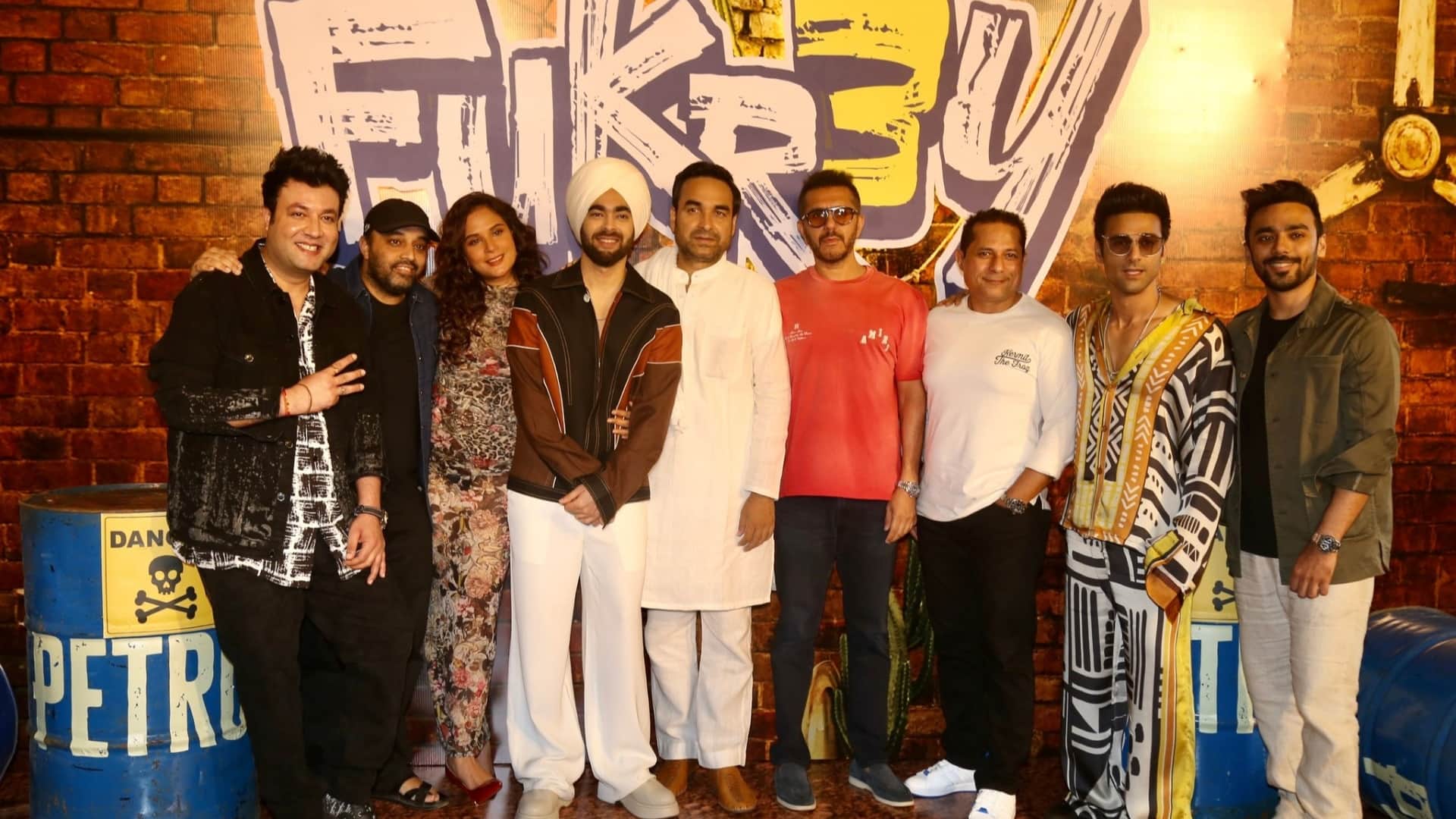 Fukrey 3 new promo release varun sharma pregnant with Richa Chadha child in pankaj tripathi Pulkit Samrat film