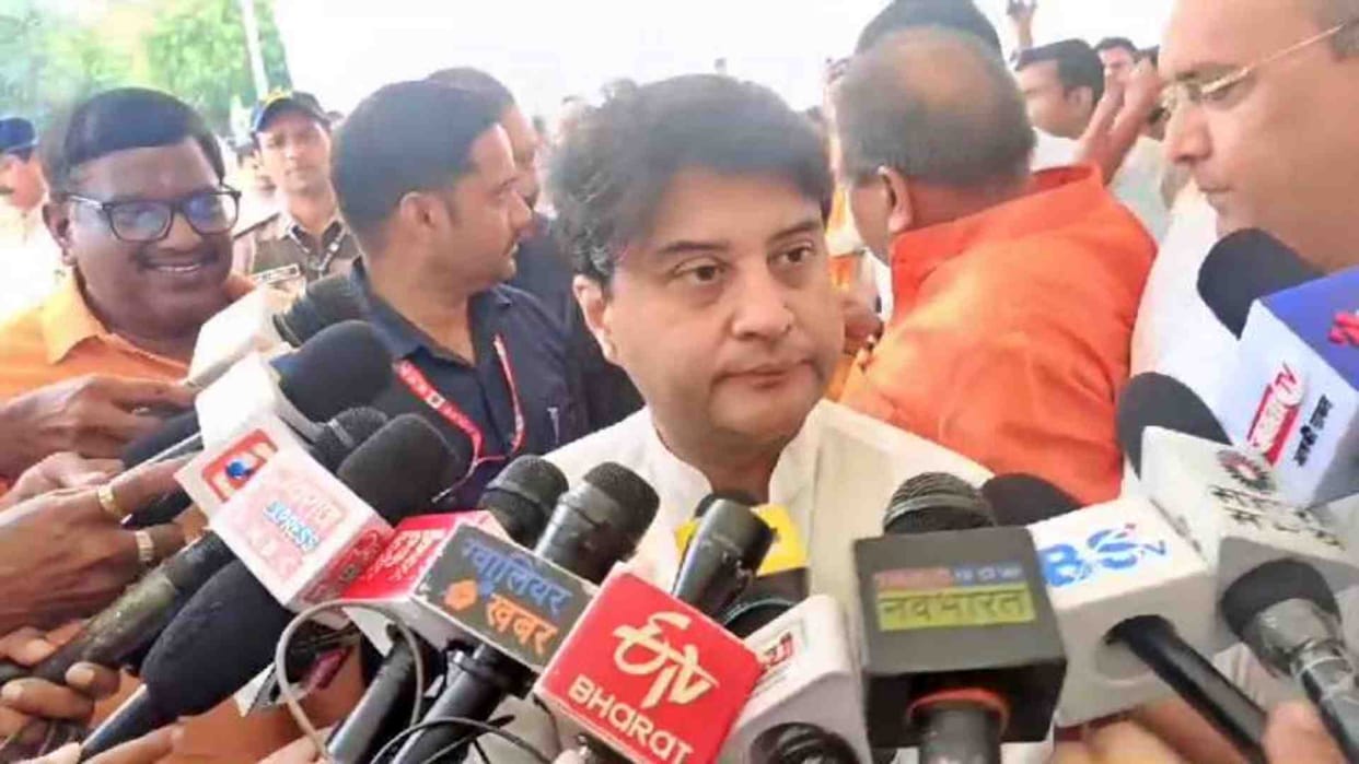 On Gwalior tour, Scindia verbally attacked Congress's Forest Rights Yatra