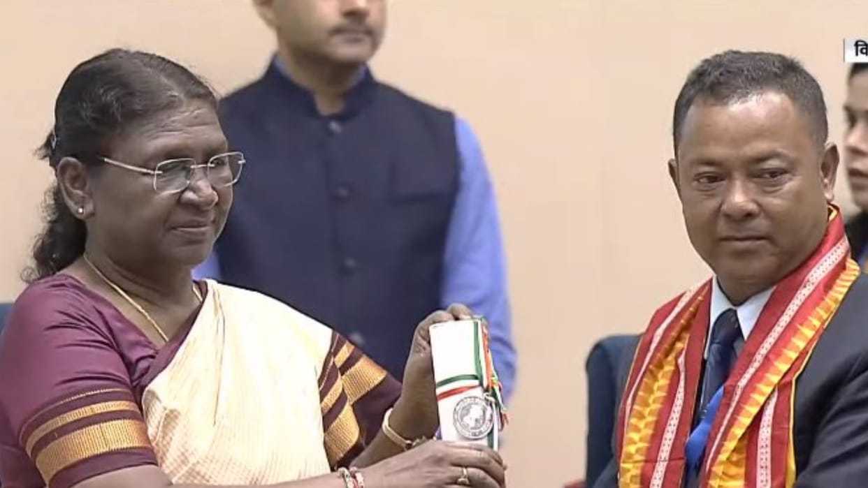 On Teachers day 2023 Prisident distribute National Teacher's Award 2023 to 75 teachers