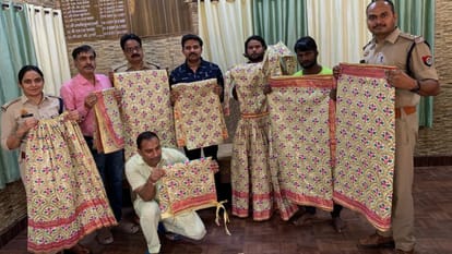 Prisoners of Mathura jail prepared the clothes of Banke Bihari Ji.