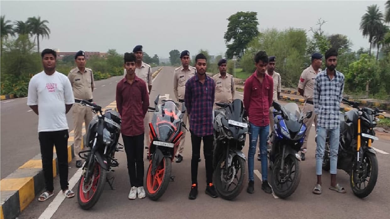 6 bike riders doing stunts arrested in Raipur police