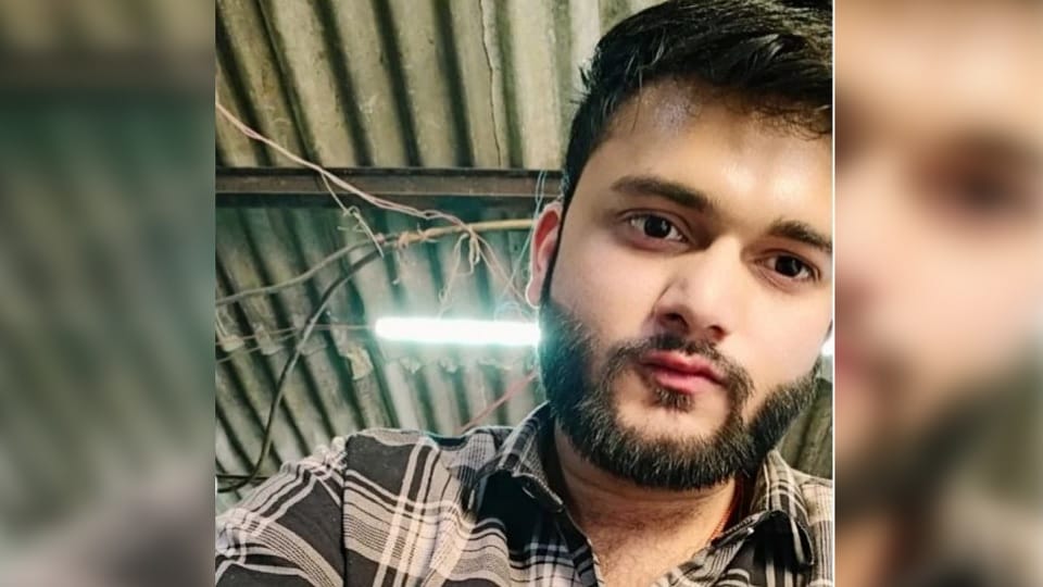 Delhi Crime Youth crushed to death with a brick in enmity