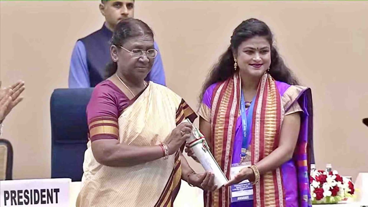 Sarika Gharu received President's honor on Teacher's Day