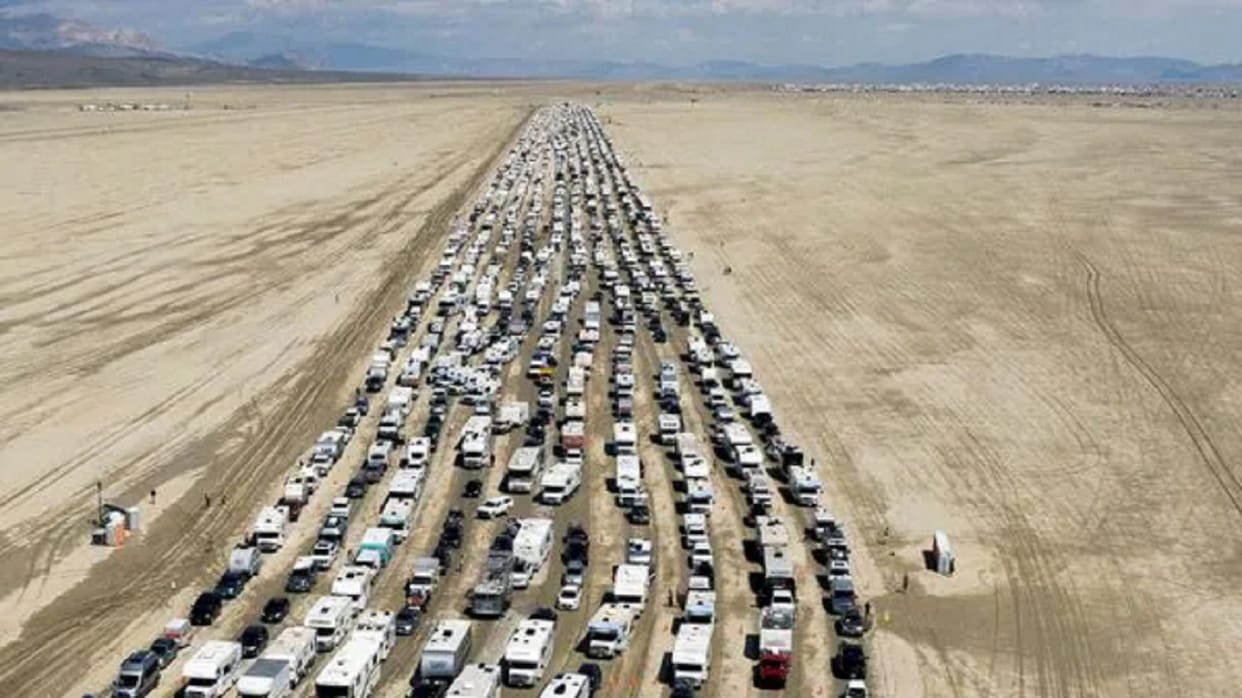Traffic Jam of 7 hours from vehicles leaving Burning Man festival in Nevada United States
