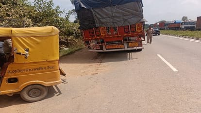 two children killed as Truck hits tempo on Delhi Highway in Bareilly