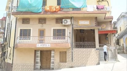 Half kg gold and one lakh rupees stolen from house in Narnaul