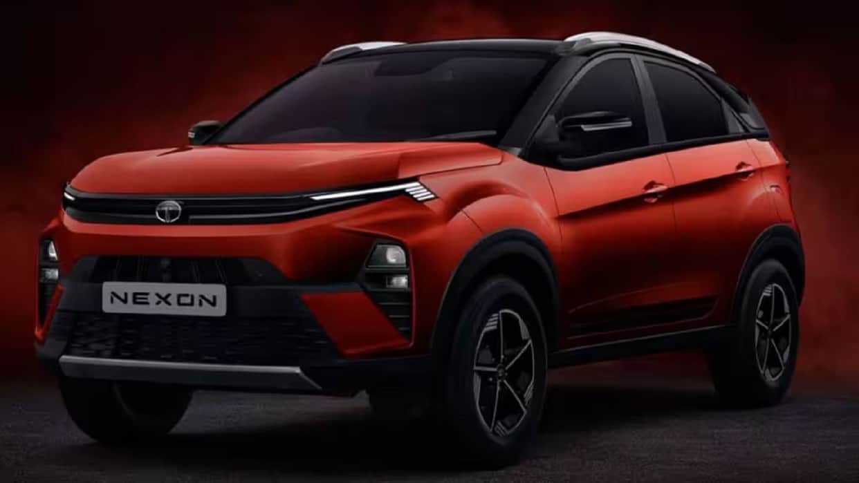 These two vehicles compete in the sub compact SUV segment, know the features and engine details