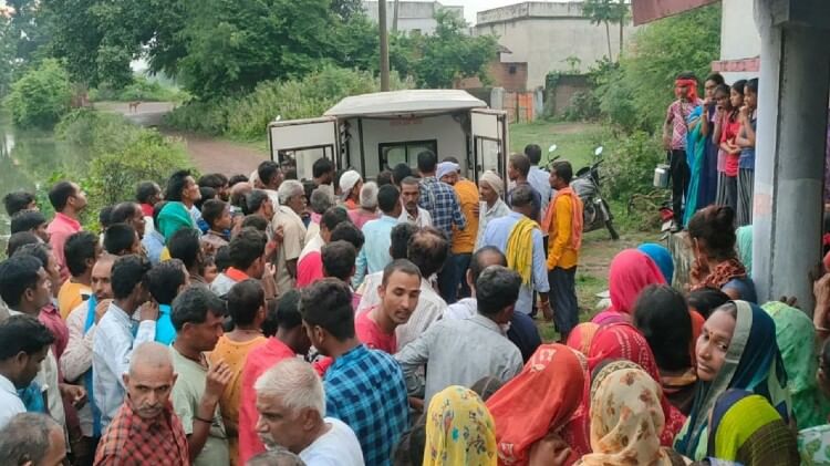 पूरा गांव रोया: बालोद में एक साथ उठी चार अर्थियां, सड़क हादसे में हुई थी पांच लोगों की मौत; एक का नहीं मिला शव