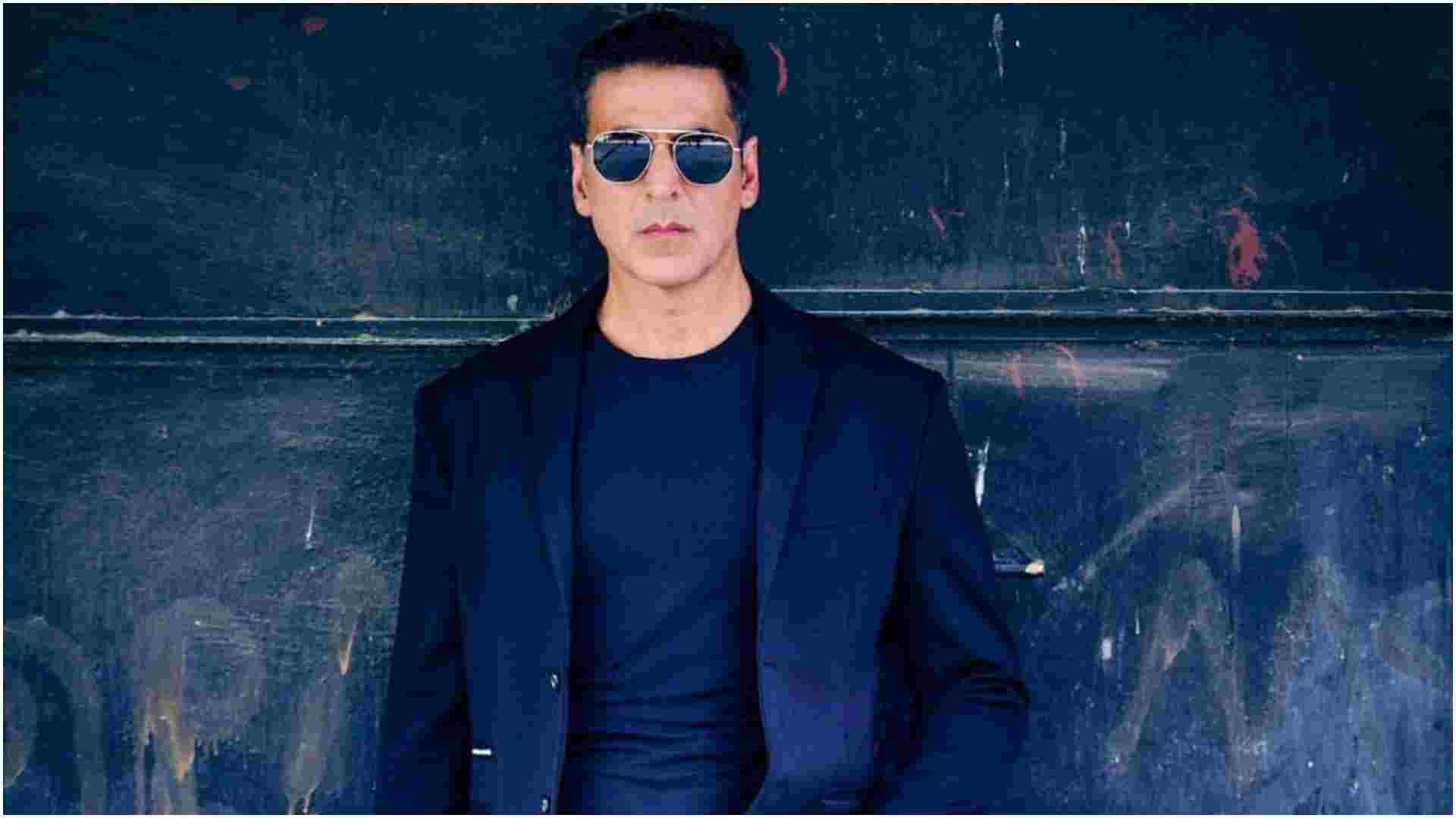 Akshay Kumar Congratulate Jawan Actor Shah Rukh Khan on his Film Success SRK Replied in Special way