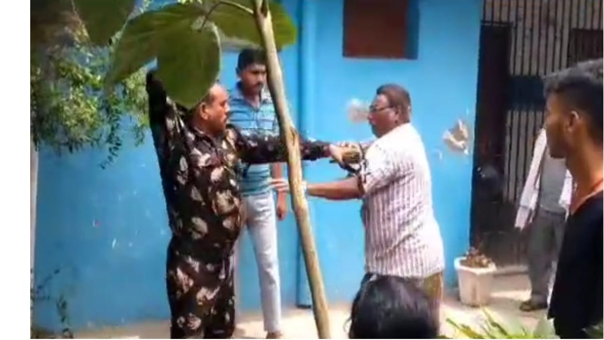 Bihar Security personnel posted in Aurangabads Sadar Hospital manhandled a patient pictures went viral