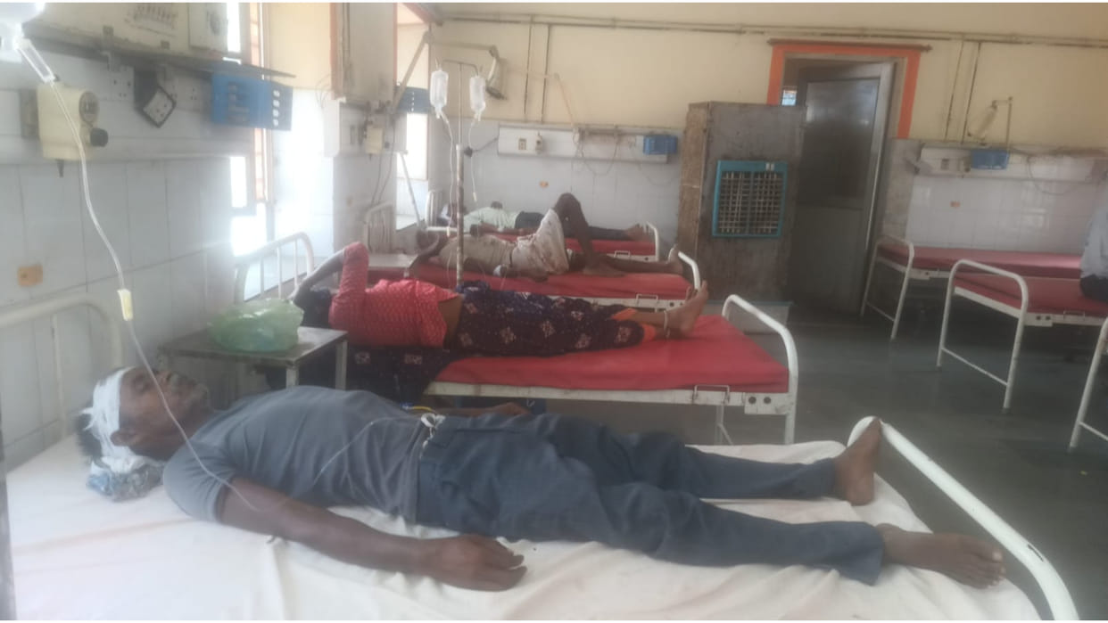 Dholpur clash between two parties over dispute over children eight injured including two women from one party