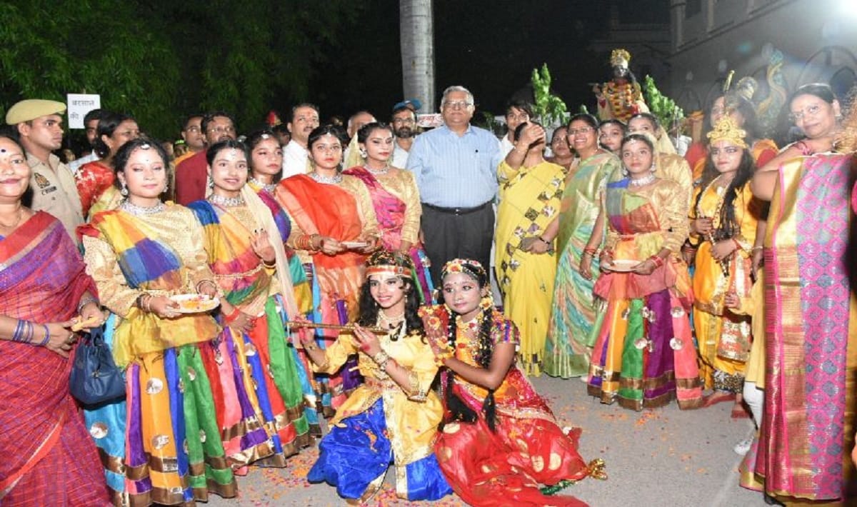 Janmashtami Tableau decorated from Krishna Bal Leela to Rasleela in BHU campus see photos