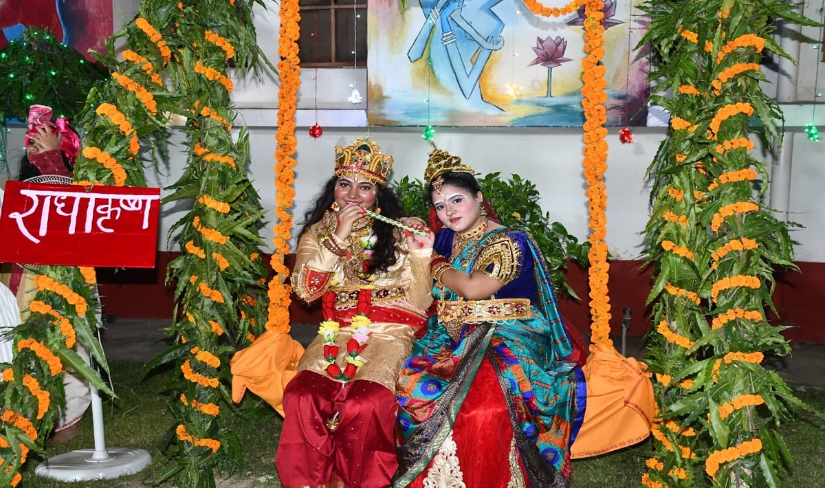 Janmashtami Tableau decorated from Krishna Bal Leela to Rasleela in BHU campus see photos