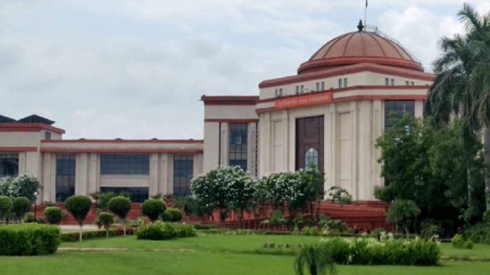 petition filed in case of writing branded medicines Chief Justice has asked State Government to be made a part