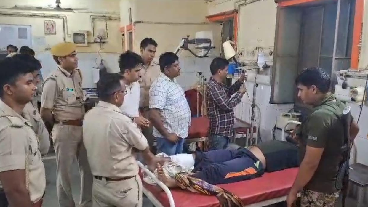Dholpur Encounter between police and miscreants in Chandipura forest two miscreants injured weapon recovered