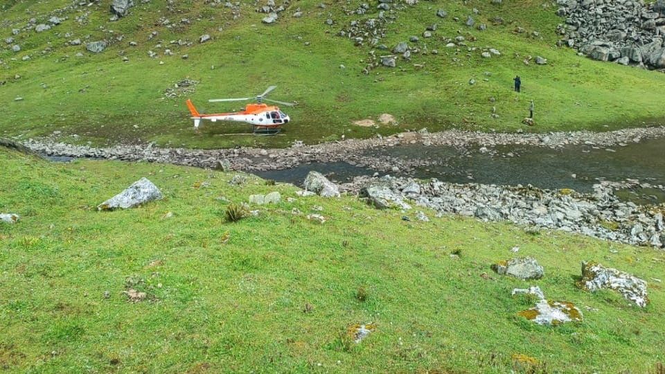 Uttarakhand News Tracker health deteriorated while trekking on Kedarnath Vasuki Tal trek rescued by helicopter
