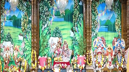 इस्कॉन मंदिर की अनोखी पहल: जन्माष्टमी पर घर बैठे करें कान्हा संग मंदिर के 3D दर्शन, आरती में ले सकेंगे भाग Delhi to launch Metaverse Experience for devotees on Janmashtami ISKCON temple in Dwarka