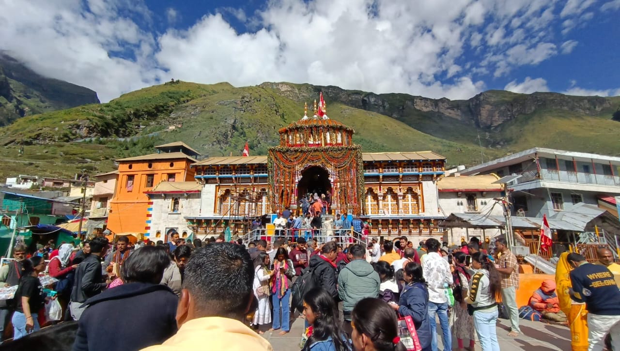 Chardham Yatra 2023 Devotees created New History Number of devotees cross 50 lakhs for the first time
