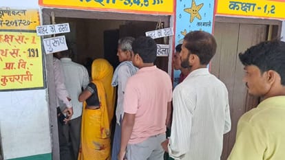 By Elections are being held on vacant panchayat seats in Kasganj Mainpuri and Firozabad