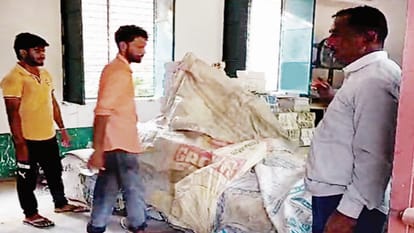 UP:Voting booths made from books which received to distribute for children in Baghpat