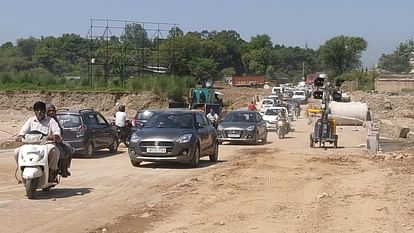Jammu Pathankot Highway: Alternative route made on Tarnah nala open for small four wheelers in