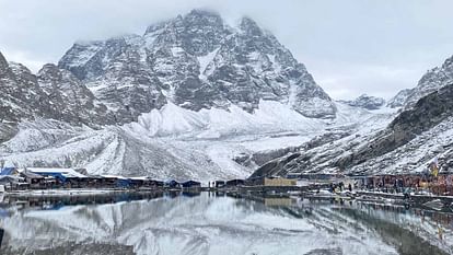 Manimahesh Yatra: Devotees take a holy dip in the frozen water of Dal Lake