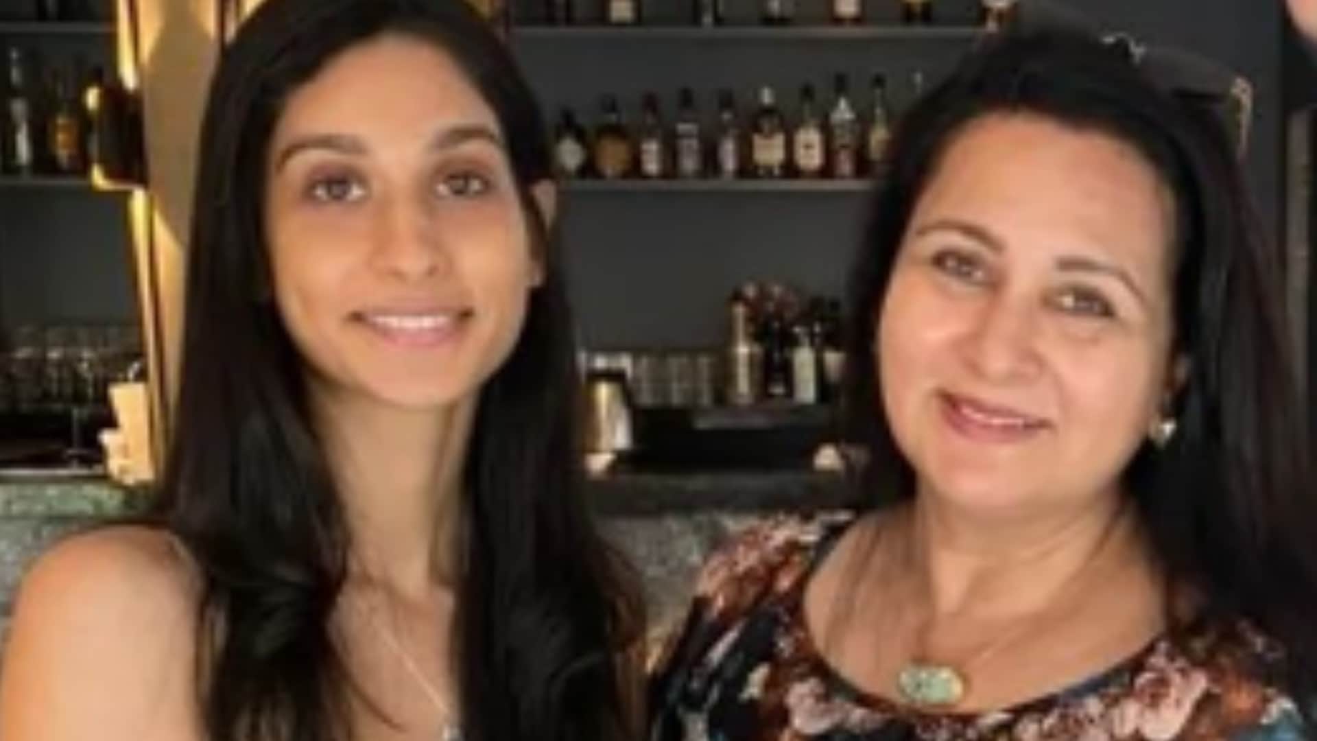 Poonam Dhillon defend Dono Actress Poonam Thakeria Said she got the role on her merit