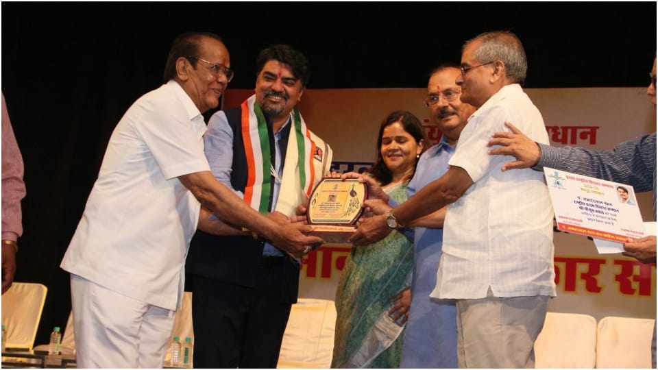 Piyush Babele honored with first National Pt. Nehru Shikhar Samman for Nehru Myth and Truth