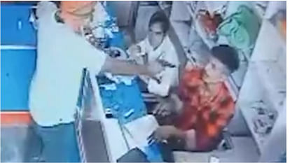 Siwan Robbery of Rs 50,000 at gunpoint from CSP Center in broad daylight in Badharia police station area
