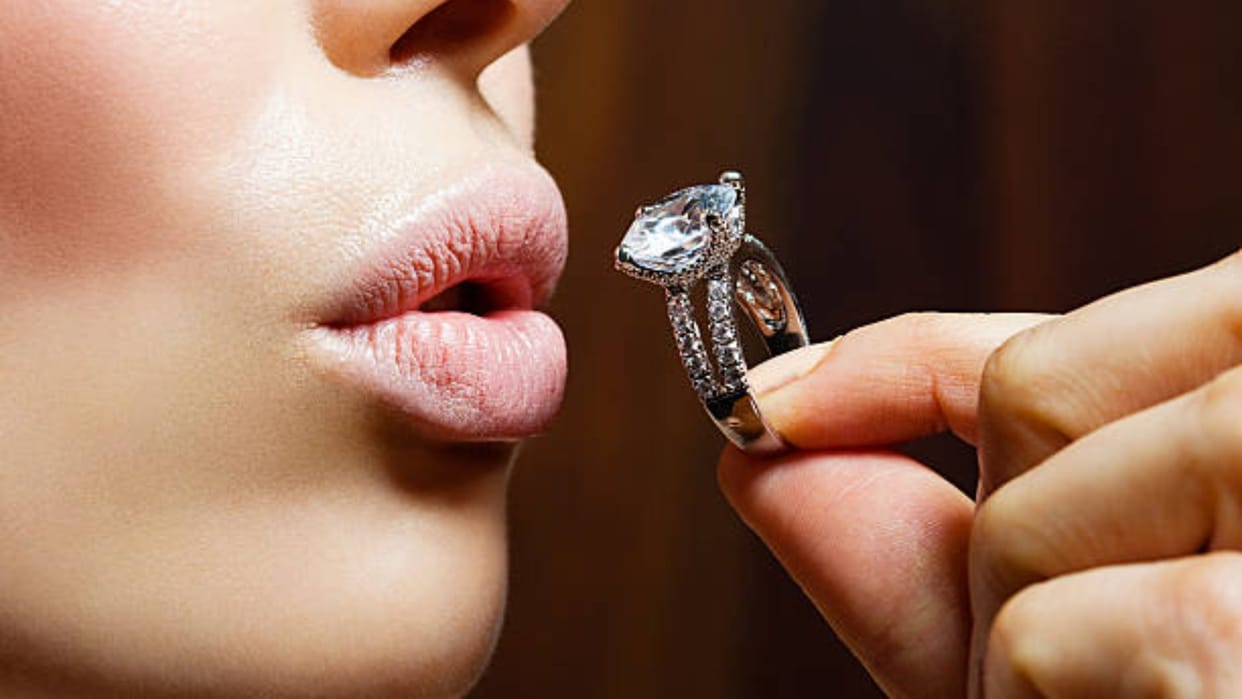 Ajab-Gajab: Woman Finds Great-Grandfather's Ghost In Wedding Ring s Reflection Calls It Comforting
