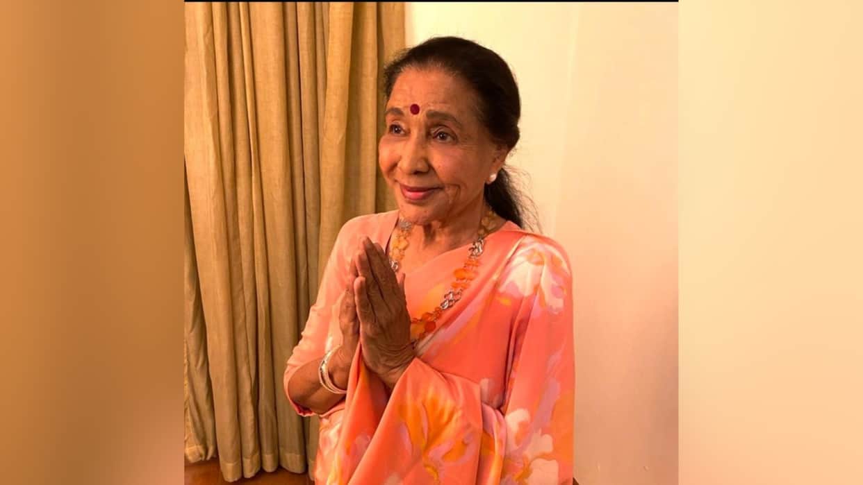 Asha Bhosle 90th Birthday the grand old lady of hindi cinema Bollywood playback singer lata mangeshkar