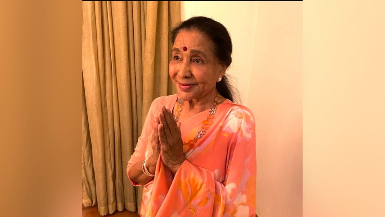 Asha Bhosle 90th Birthday the grand old lady of hindi cinema Bollywood playback singer lata mangeshkar
