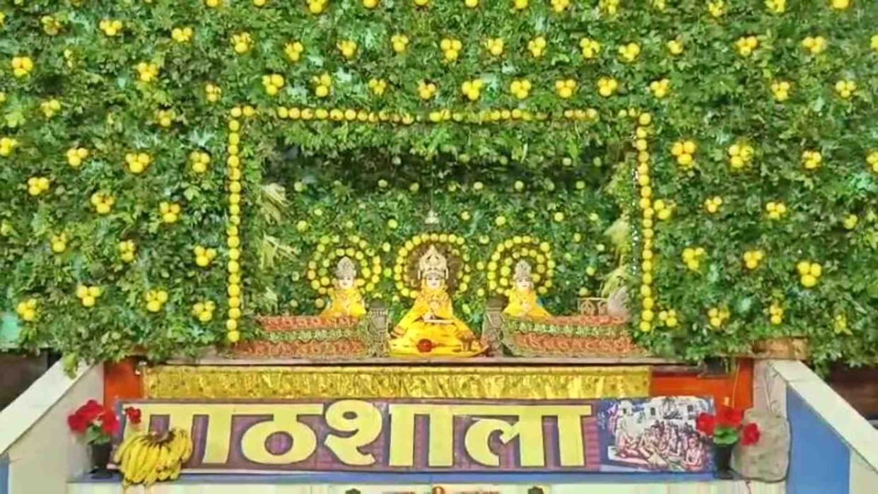 Darshan of Dwarkadhish form in Ujjain Gopal temple