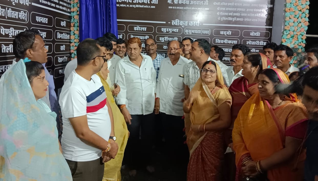 Kabirdham became district with maximum installation of solar high mask lights in state