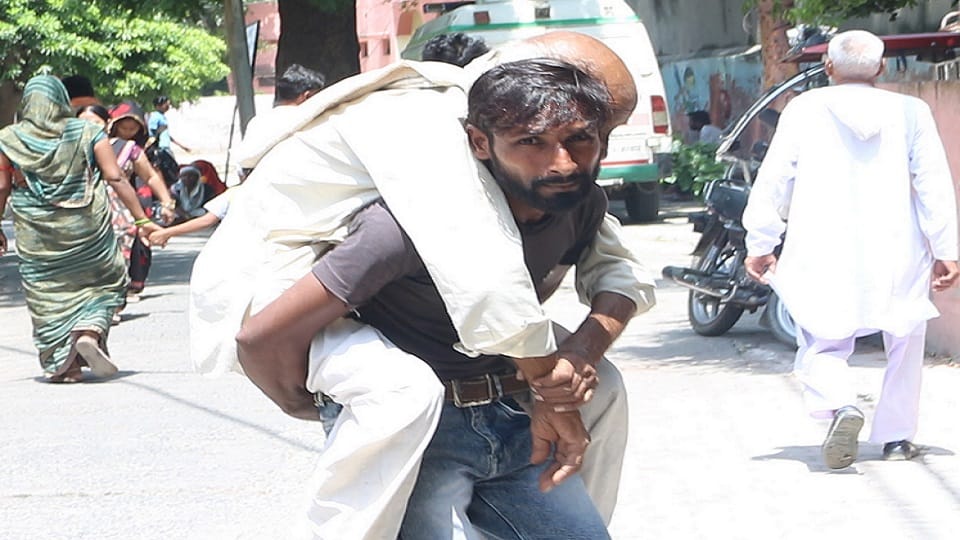 Patients coming on shoulders instead of stretchers