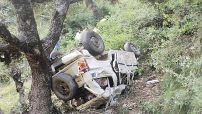 Road Accident Chamba: the Bolero  fell into the ditch, including grandmother and granddaughter died