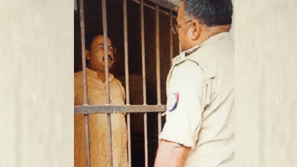 Five policemen suspended in Gangster Mujeeb Ahmad case.