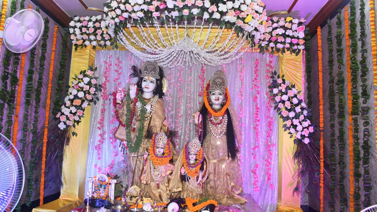 Janmashtami celebrated with pomp in gorakhpur metropolis