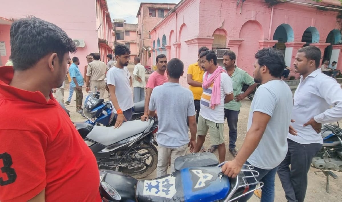 Mummy come home soon Class VII student hanged after speaking on phone in bhadohi