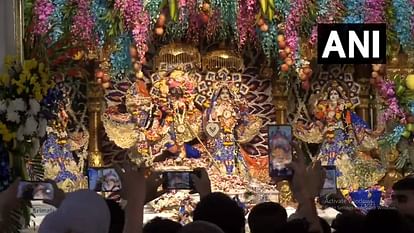 Janmashtami : दिल्ली के मंदिरों में कन्हाई के जन्म की धूम, घर और देवालयों में उल्लास के साथ मनाई जन्माष्टमी Krishna Janmashtami: Kanhai's birth celebrated in the temples of Delh