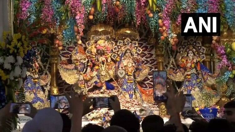 Janmashtami : दिल्ली के मंदिरों में कन्हाई के जन्म की धूम, घर और देवालयों में उल्लास के साथ मनाई जन्माष्टमी