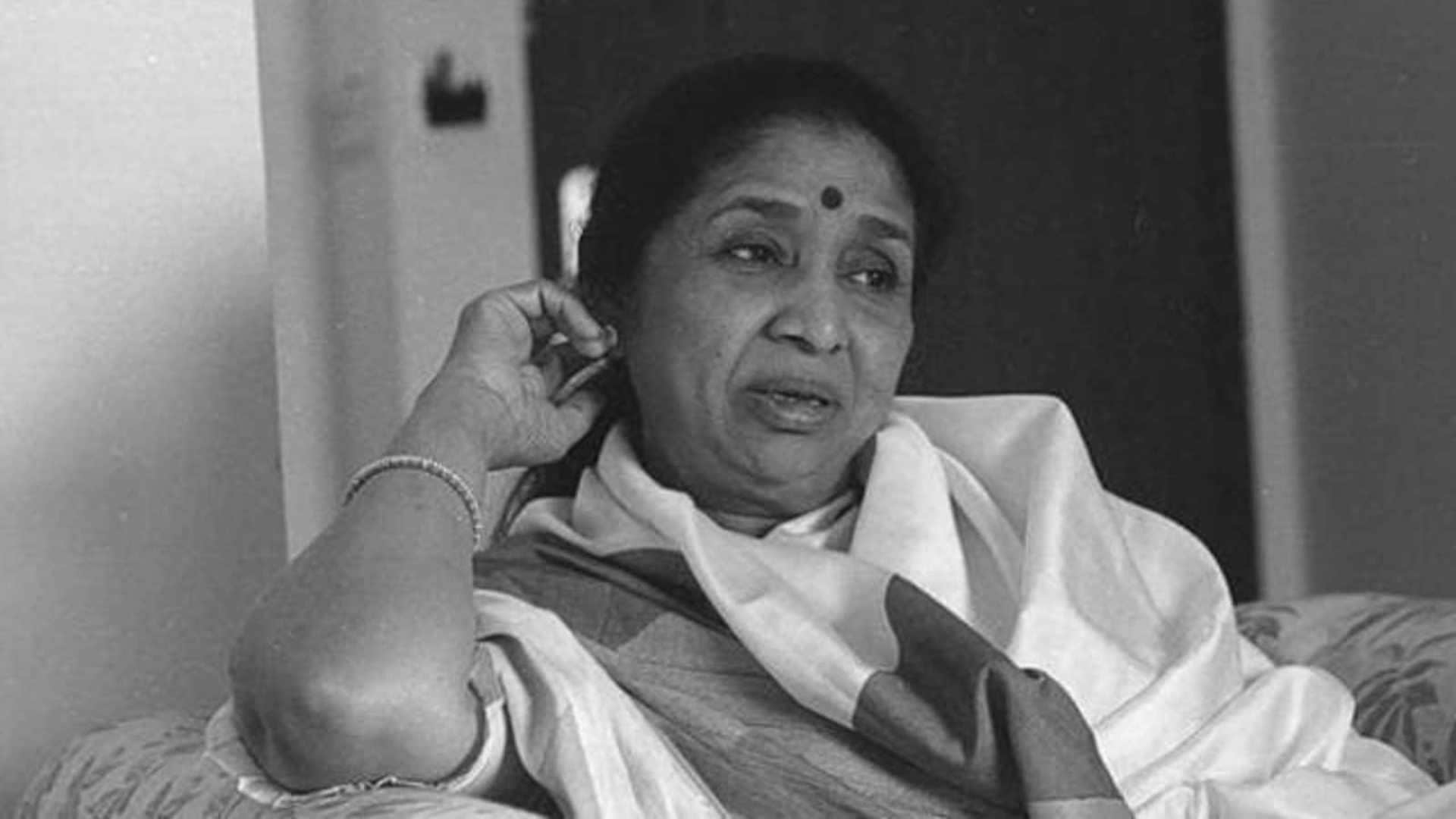 Asha Bhosle Birthday Know Singer Career Popular Song awards Relation With Lata Mangeshkar and unknown facts